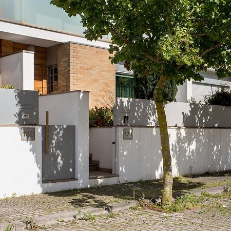 Appartamento Joivy Sleek House Balcony & 2 Terraces In Porto Maía Esterno foto