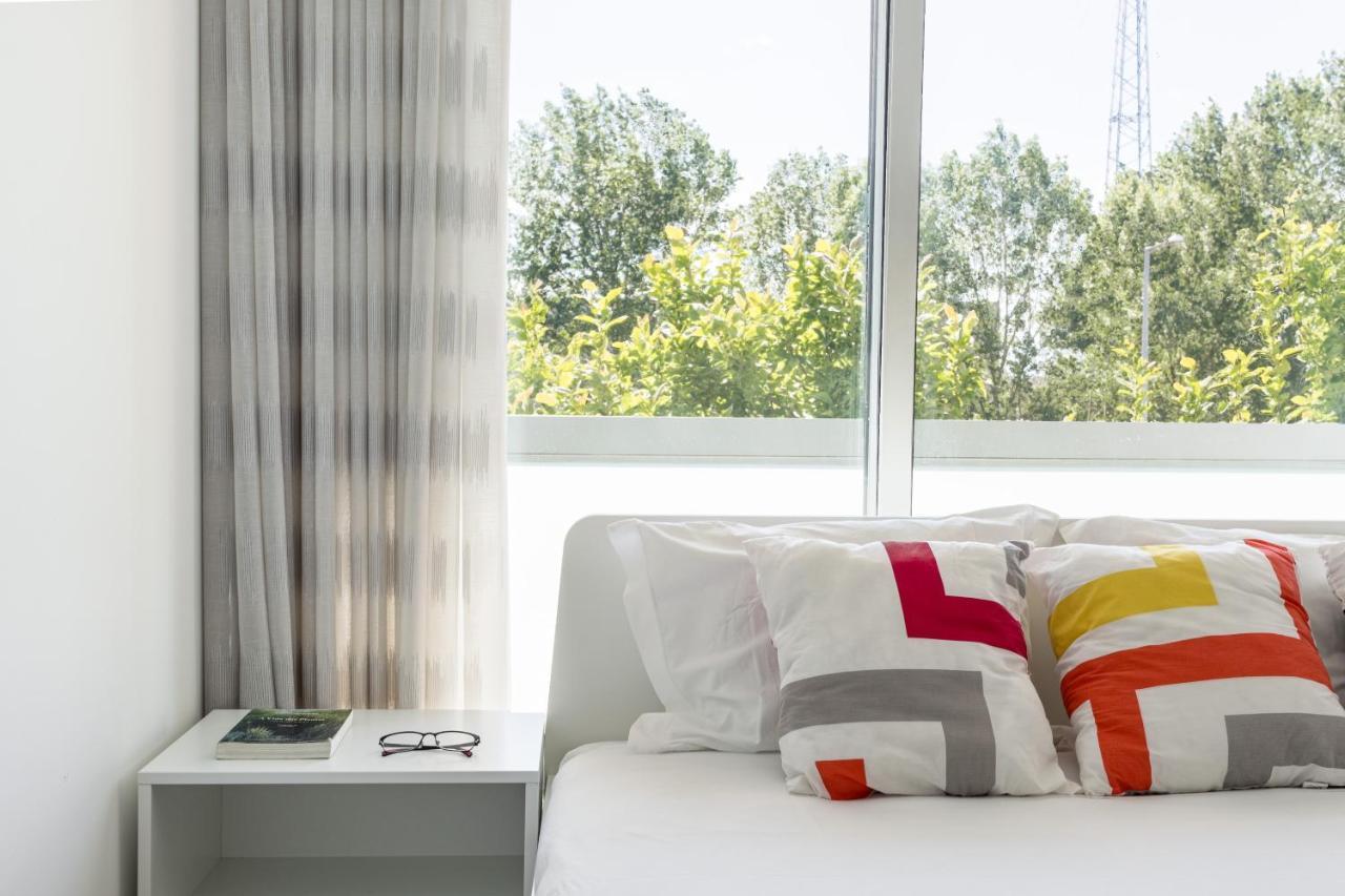 Appartamento Joivy Sleek House Balcony & 2 Terraces In Porto Maía Esterno foto