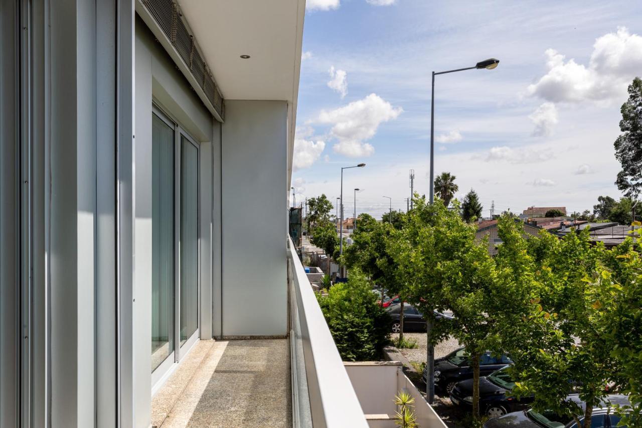 Appartamento Joivy Sleek House Balcony & 2 Terraces In Porto Maía Esterno foto