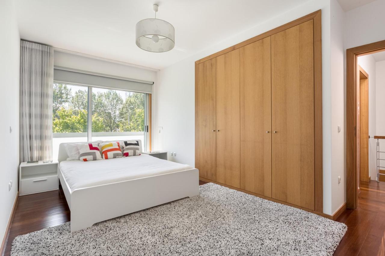Appartamento Joivy Sleek House Balcony & 2 Terraces In Porto Maía Esterno foto